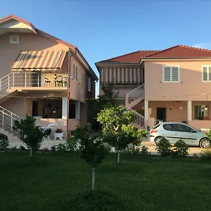 Vila Islami Gæstehus